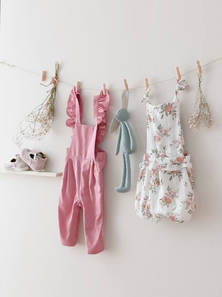 Baby Latzhose mit Volants, Leinen-Mix rosa 1